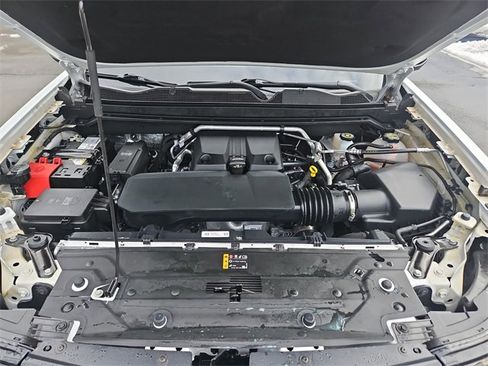 Used 2024 Chevrolet Colorado Z71 w/ Z71 Convenience Package 2 image 30