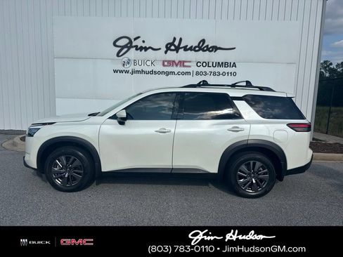 Used 2023 Nissan Pathfinder SV w/ SV Premium Package FWD image 2