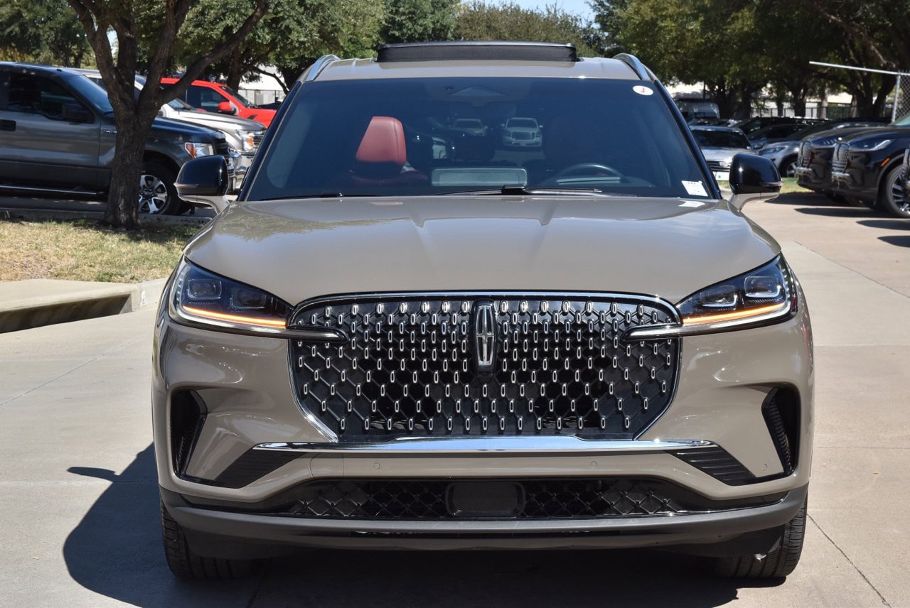 Certified 2025 Lincoln Aviator Reserve w/ Equipment Group 201A AWD/4WD image 3