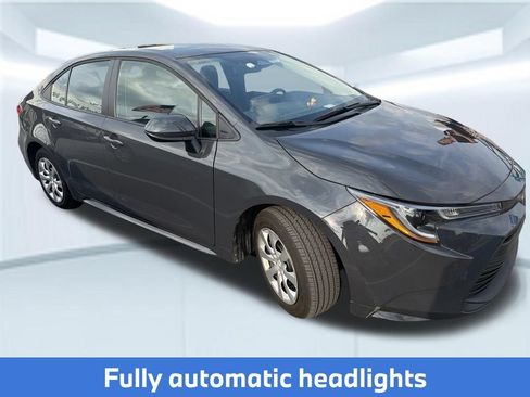 Used 2025 Toyota Corolla LE w/ Convenience Package FWD image 4