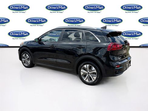 Used 2022 Kia Niro EX w/ Cold Weather Package FWD image 5