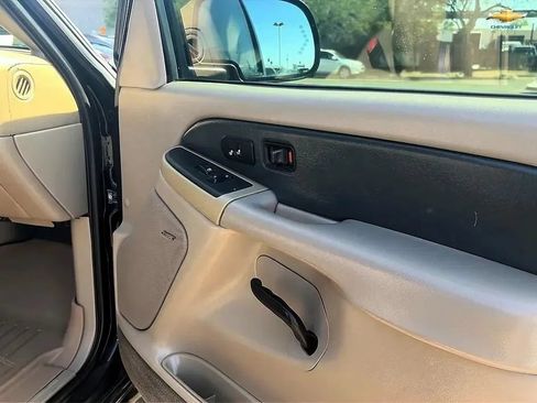 Used 2004 Chevrolet Avalanche 2500 w/ Preferred Equipment Group AWD/4WD image 43