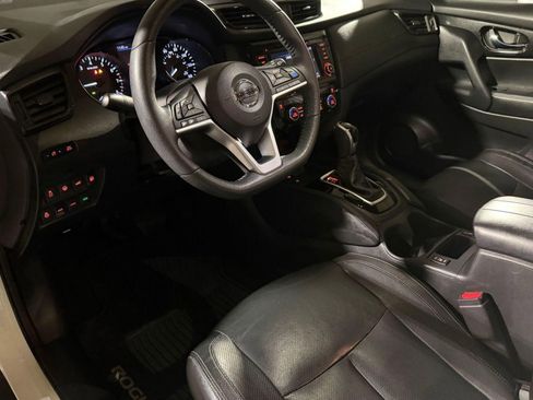 Used 2020 Nissan Rogue SL w/ Premium Package image 4