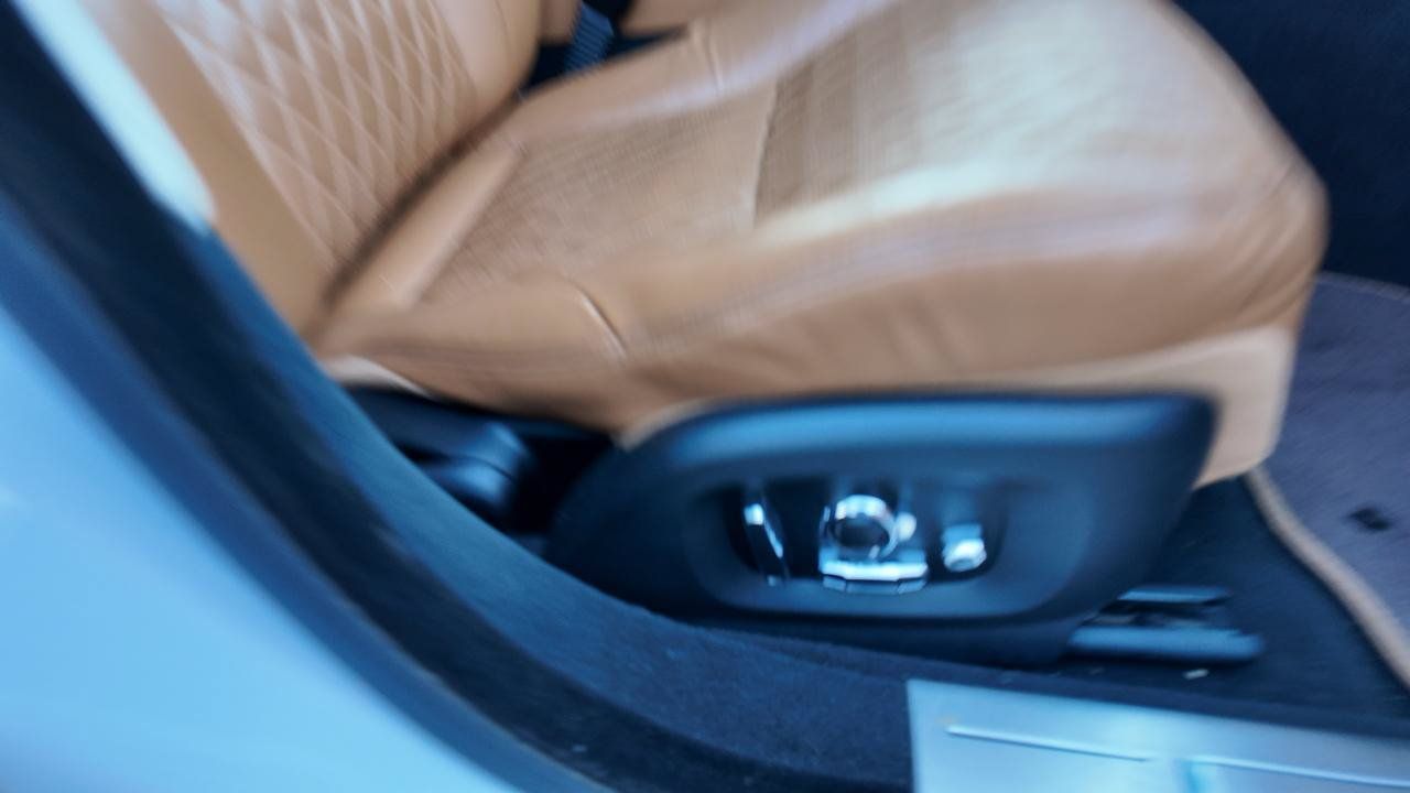 Used 2016 Jaguar XJ L Portfolio AWD/4WD image 17