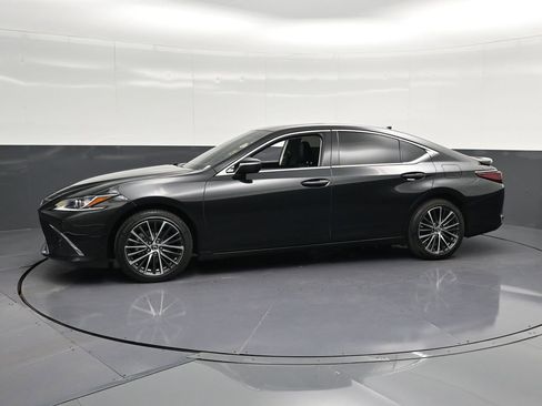 Used 2025 Lexus ES 300h w/ Premium Package FWD image 7