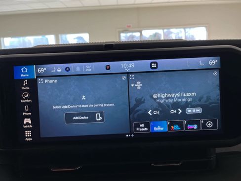 Used 2025 Jeep Wrangler Sahara image 31