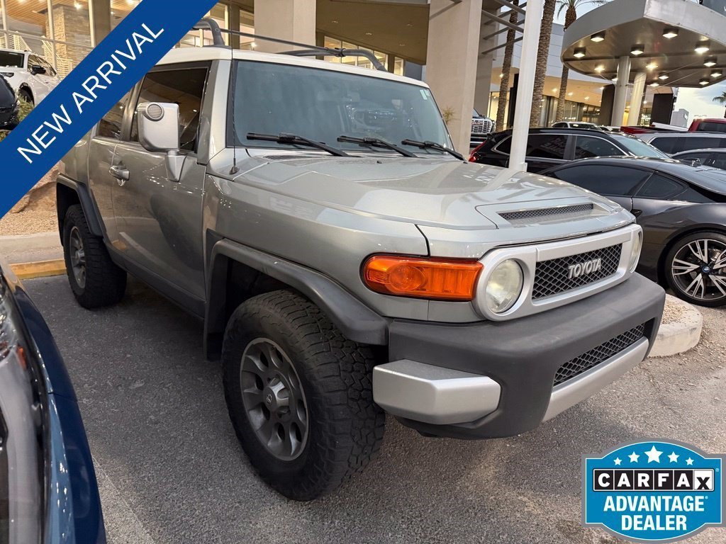 Used 2012 Toyota FJ Cruiser 4WD w/ Upgrade Pkg image 2