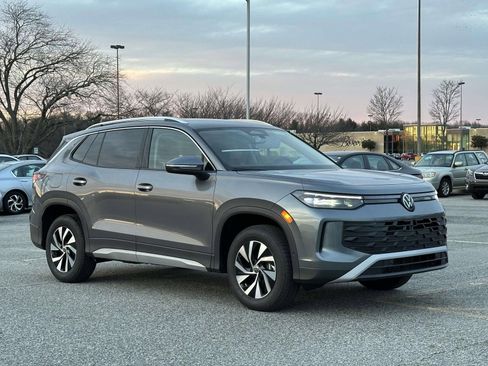 New 2026 Volkswagen Tiguan S image 8