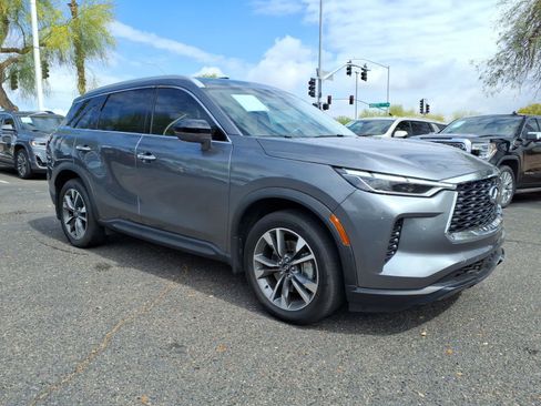 Used 2025 INFINITI QX60 Luxe w/ Cargo Package FWD image 3