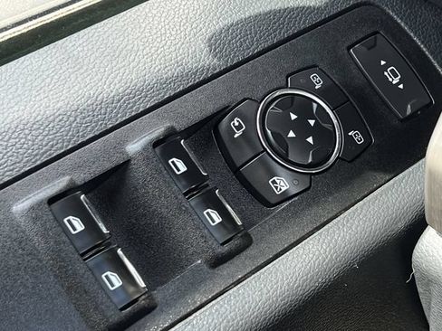 Used 2022 Ford F250 Platinum w/ FX4 Off-Road Package AWD/4WD image 23