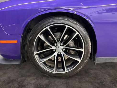 Used 2016 Dodge Challenger R/T Scat Pack w/ Leather Interior Group RWD image 9