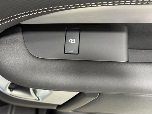 New 2026 Land Rover Discovery Dynamic SE AWD/4WD image 23