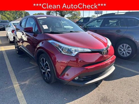Used 2018 Toyota C-HR XLE FWD image 3