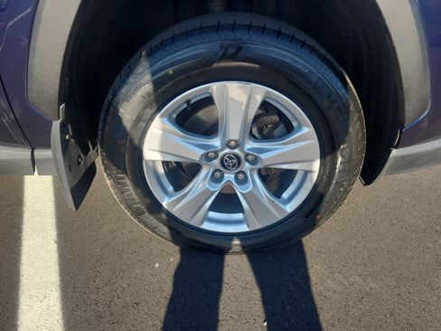 Certified 2020 Toyota RAV4 XLE w/ Convenience Package image 12