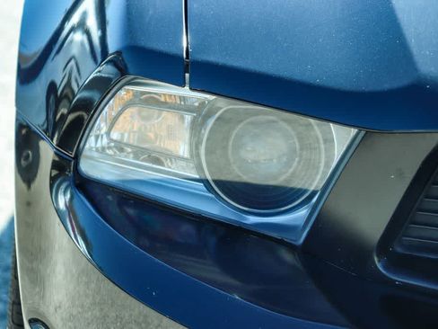 Used 2011 Ford Mustang GT Premium w/ Electronics Pkg RWD image 6