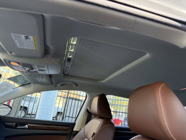 Certified 2022 Volkswagen Passat 2.0T FWD image 19