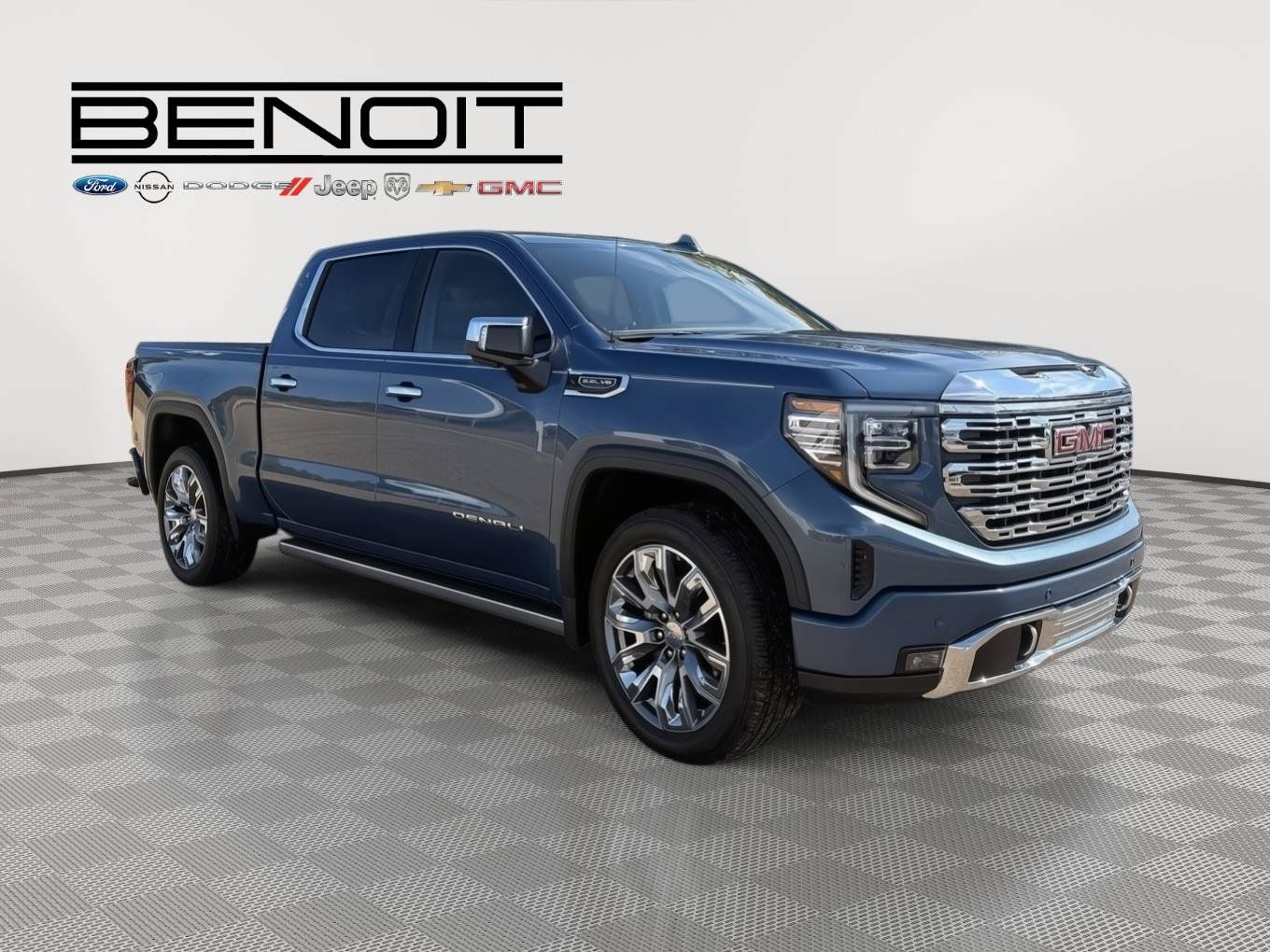 Used 2025 GMC Sierra 1500 Denali w/ Denali Reserve Package AWD/4WD image 2