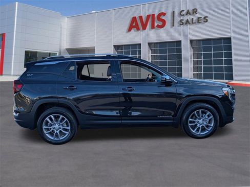 Used 2024 GMC Terrain SLT image 5