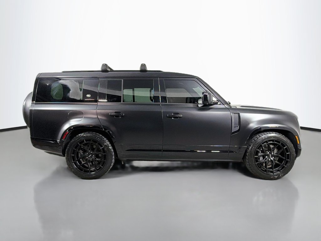 Certified 2024 Land Rover Defender 130 X-Dynamic SE AWD/4WD image 4