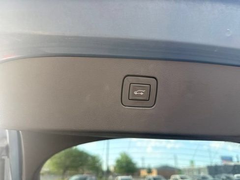 Used 2025 Buick Envista Sport Touring w/ Convenience II Package FWD image 30
