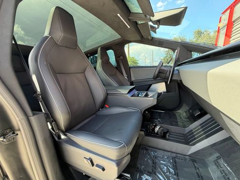 Used 2025 Tesla Cybertruck AWD Crew Cab image 24
