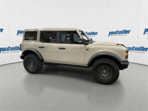 New 2025 Ford Bronco Badlands image 2