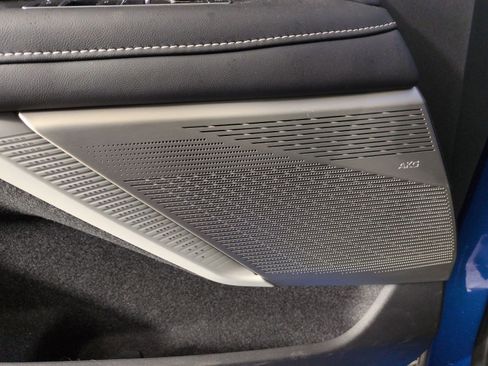 New 2026 Cadillac Optiq Luxury 2 image 21