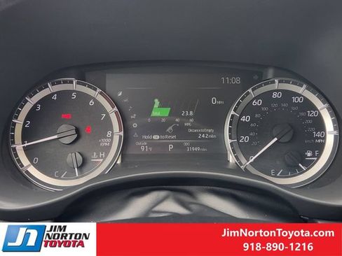 Used 2025 Toyota Highlander XLE AWD/4WD image 16