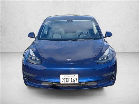 Used 2023 Tesla Model 3 Standard Range image 2