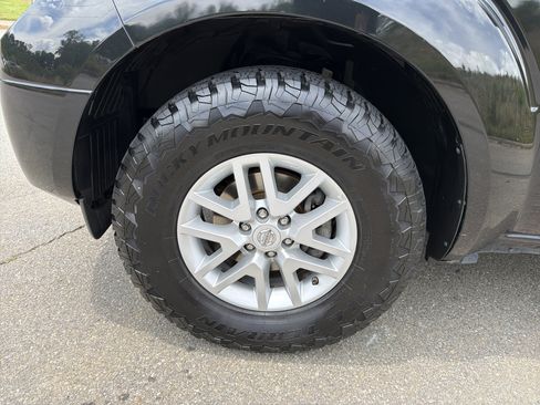 Used 2019 Nissan Frontier SV RWD image 11