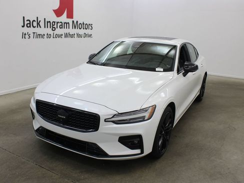 Certified 2024 Volvo S60 B5 Plus FWD image 2