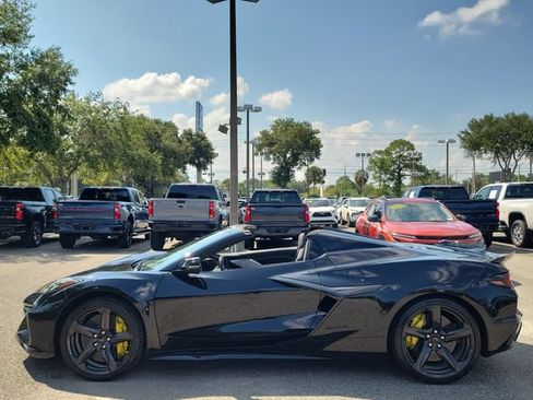 Used 2023 Chevrolet Corvette Z06 RWD image 17