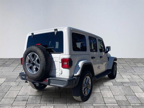 Used 2018 Jeep Wrangler Unlimited Sahara image 7