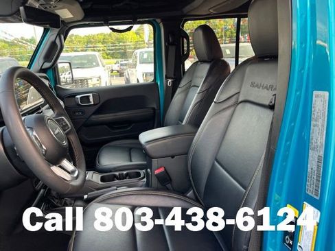 Used 2024 Jeep Wrangler Unlimited Sahara w/ Technology Group AWD/4WD image 8