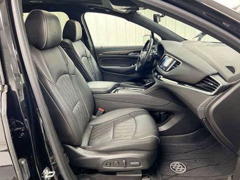 Used 2024 Buick Enclave Avenir AWD/4WD image 22