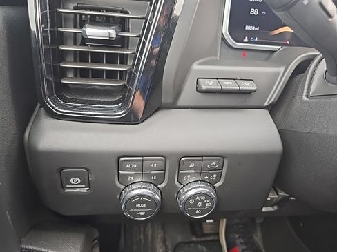 Used 2026 GMC Sierra 2500 AT4X w/ LPO, Black Badging Package AWD/4WD image 24