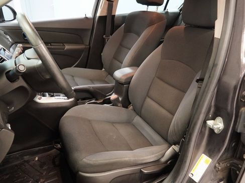 Used 2015 Chevrolet Cruze LT image 3