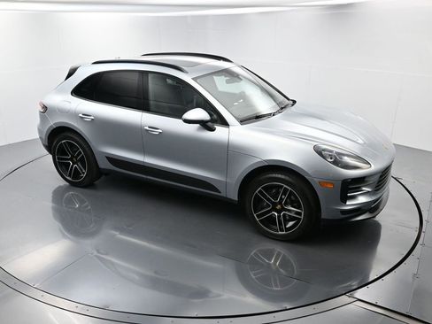 Certified 2021 Porsche Macan image 40