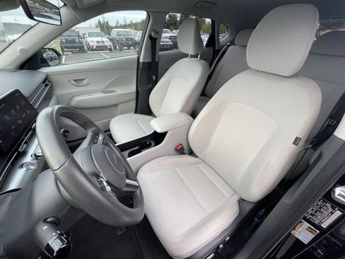 Used 2025 Hyundai Kona SEL image 30