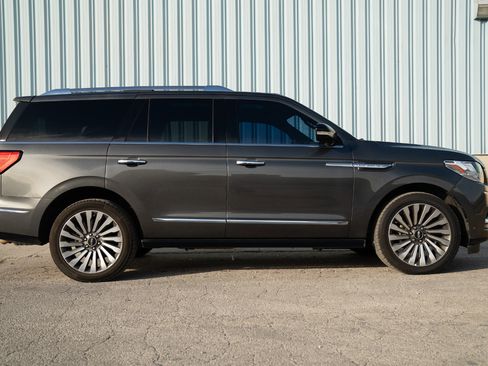 Used 2018 Lincoln Navigator Reserve w/ Technology Package image 10