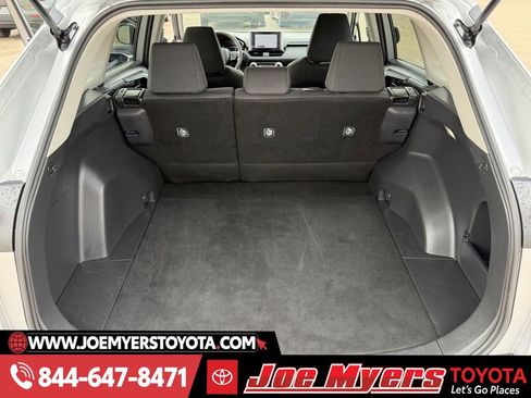 Used 2025 Toyota RAV4 LE image 28