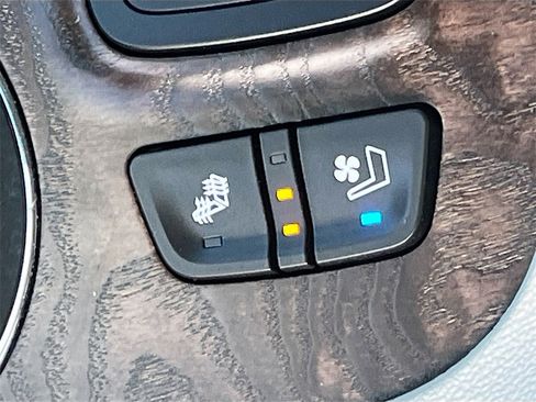 Used 2023 GMC Acadia Denali w/ Denali Ultimate Package image 21