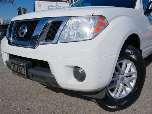 Used 2017 Nissan Frontier SV RWD image 8
