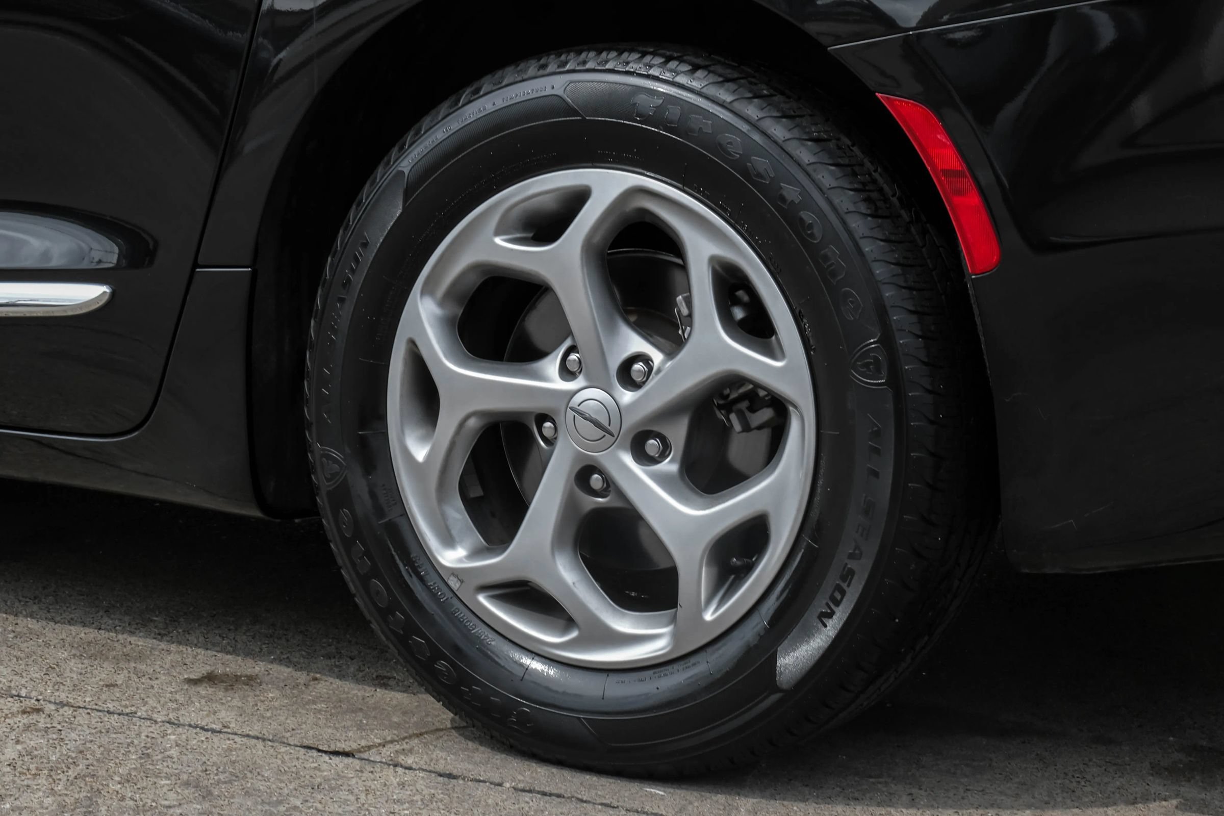 Used 2022 Chrysler Pacifica Limited FWD image 48