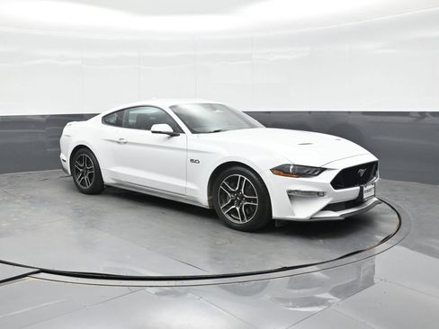 Used 2022 Ford Mustang GT Premium w/ Equipment Group 401A RWD image 15