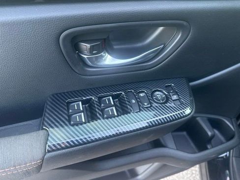 Used 2025 Honda Pilot Sport image 13