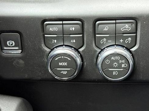 New 2026 GMC Sierra 1500 AT4X w/ LPO, Black Badging Package AWD/4WD image 31
