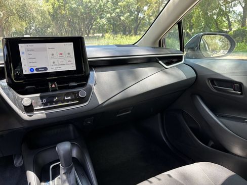 Used 2025 Toyota Corolla LE FWD image 34