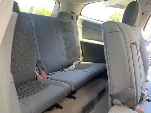 Used 2015 Chevrolet Traverse LT w/ Style and Technology Package FWD image 14