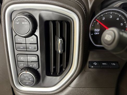 Used 2020 Chevrolet Silverado 1500 LTZ w/ LTZ Premium Package image 24